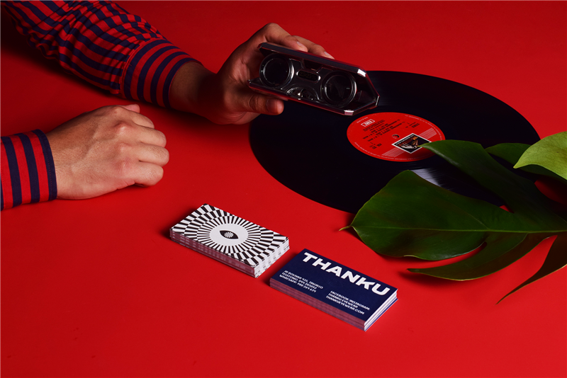 眼鏡品牌包裝設(shè)計(圖4) 眼鏡品牌包裝設(shè)計(圖4)